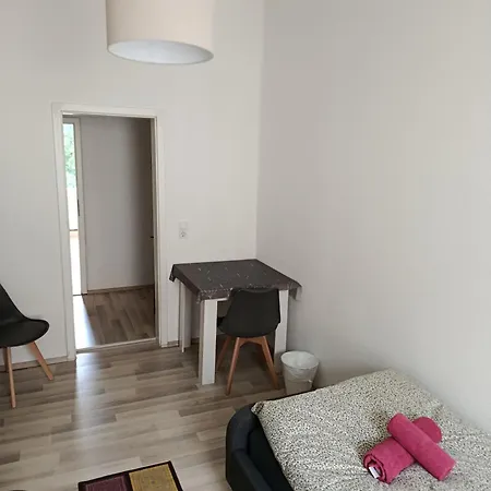 - Monteur Sleep 1 - Max 6 Personen Apartment