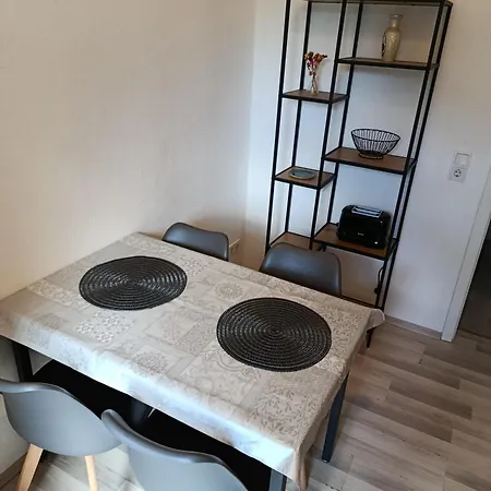 - Monteur Sleep 1 - Max 6 Personen Apartment